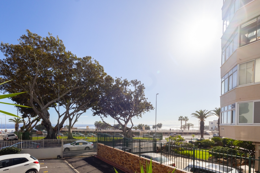To Let 2 Bedroom Property for Rent in Sea Point Western Cape